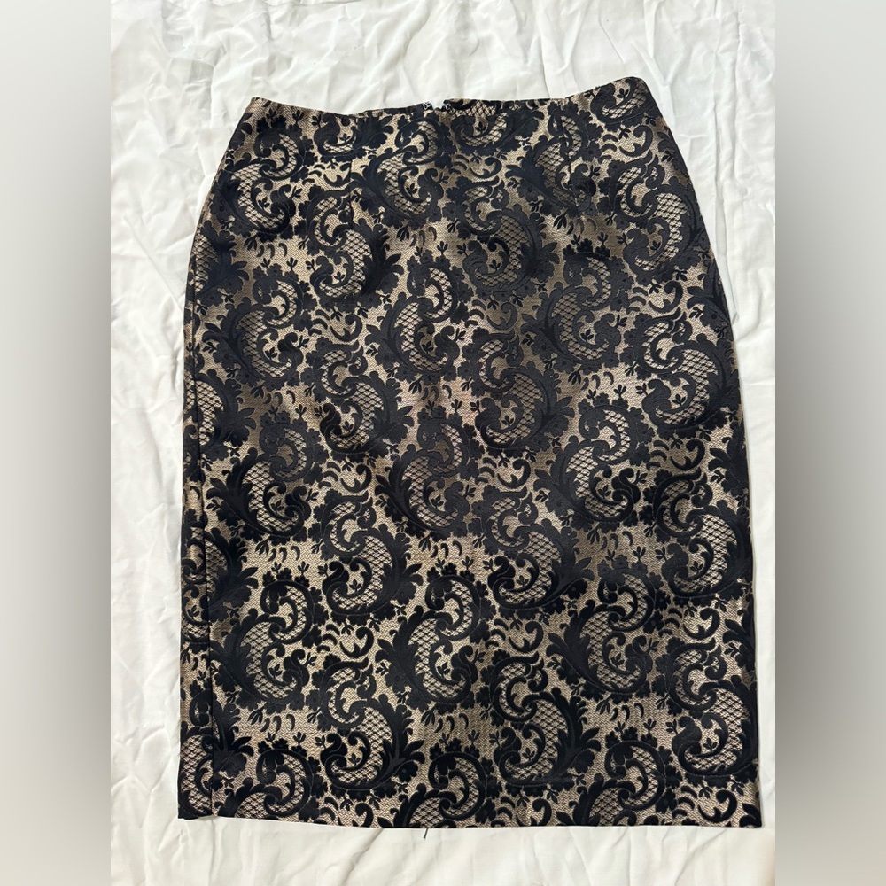 NWOT Worthington Black and kaki velvet Floral Pencil Skirt brand new without tag